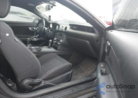 2018 Ford Mustang Ecoboost z USA, uszkodzony, nr VIN 1FA6P8TH2J5163359